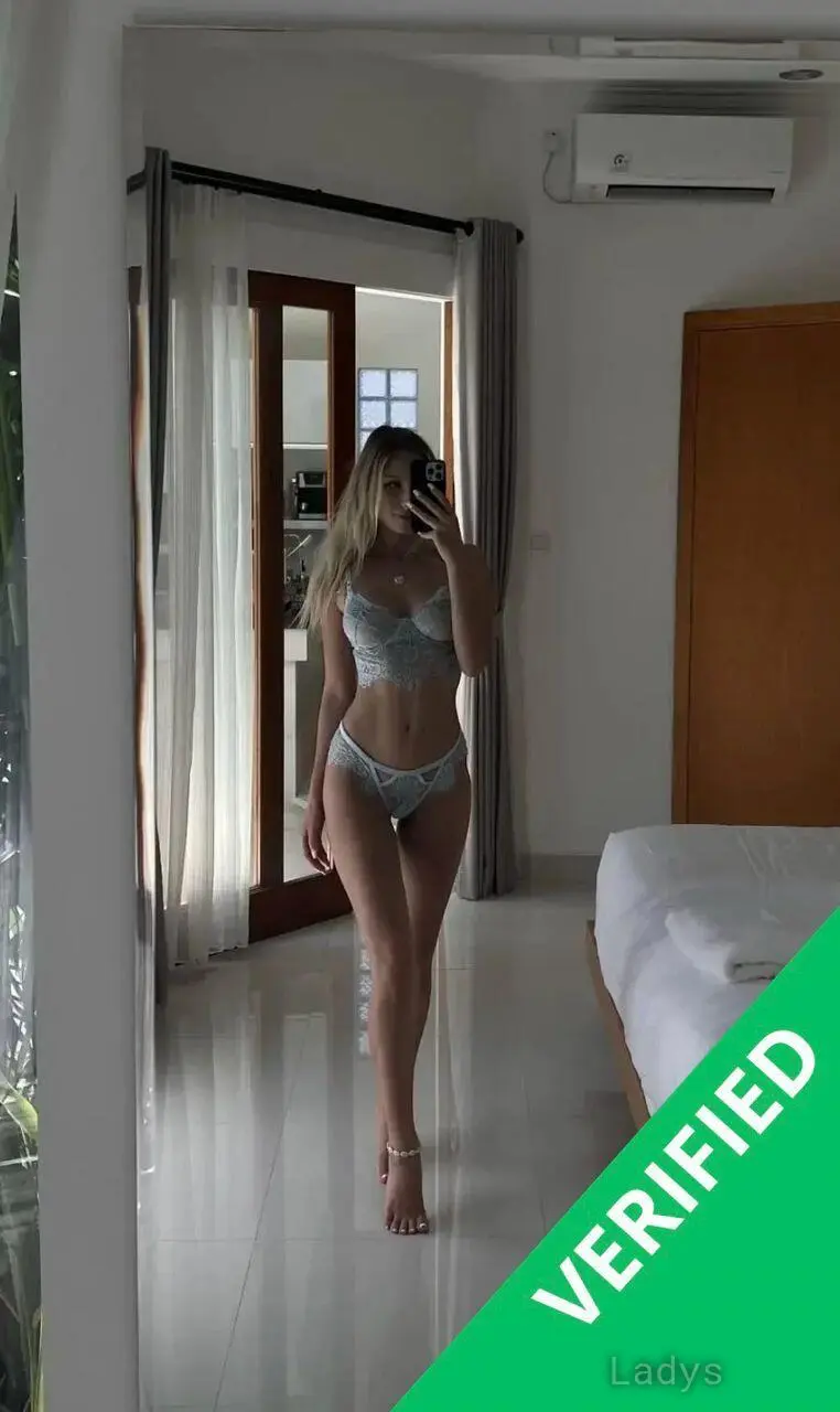 Julia, 24 years european escort girl, height 170 sm, Weight 49 kg, skipthegames Amsterdam