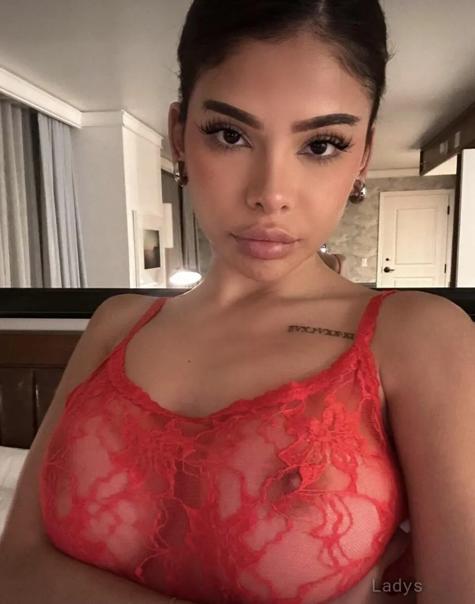 Kate, 27 years european escort girl, height 122 sm, Weight 37 kg, skipthegames Chicago