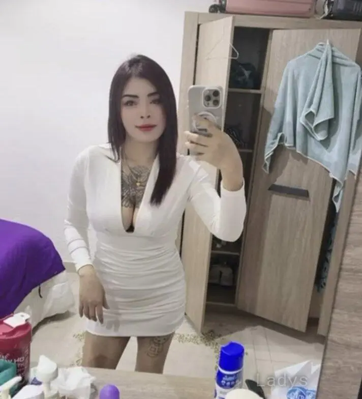 Ommie, 22 years european escort girl, height 160 sm, Weight kg, skipthegames Dammam