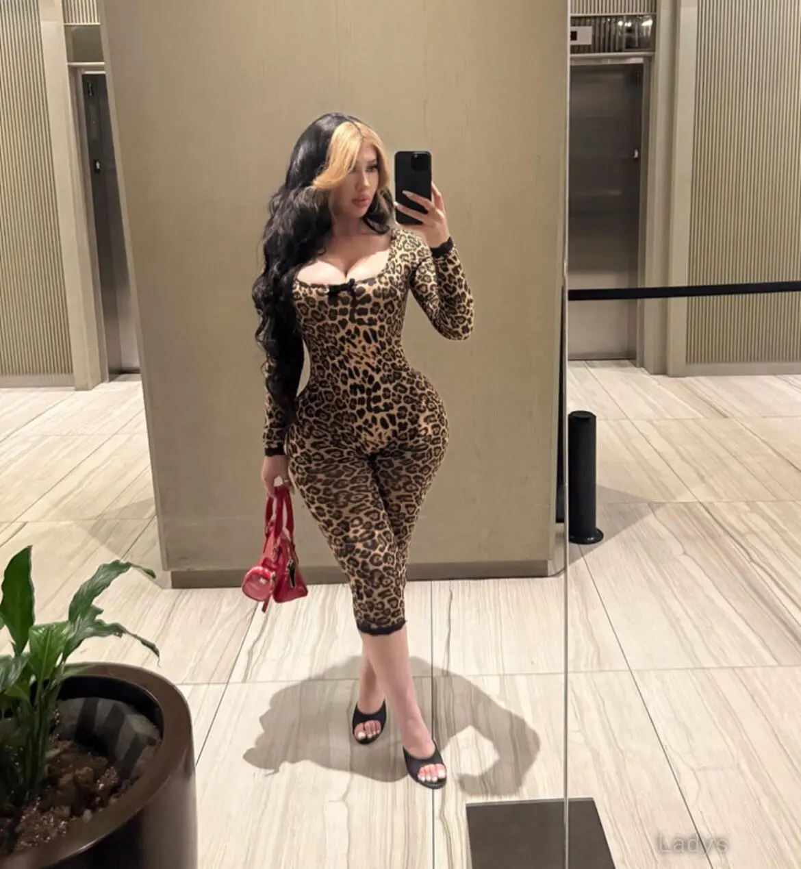Linda, 23 years european escort girl, height 175 sm, Weight 52 kg, skipthegames Decatur