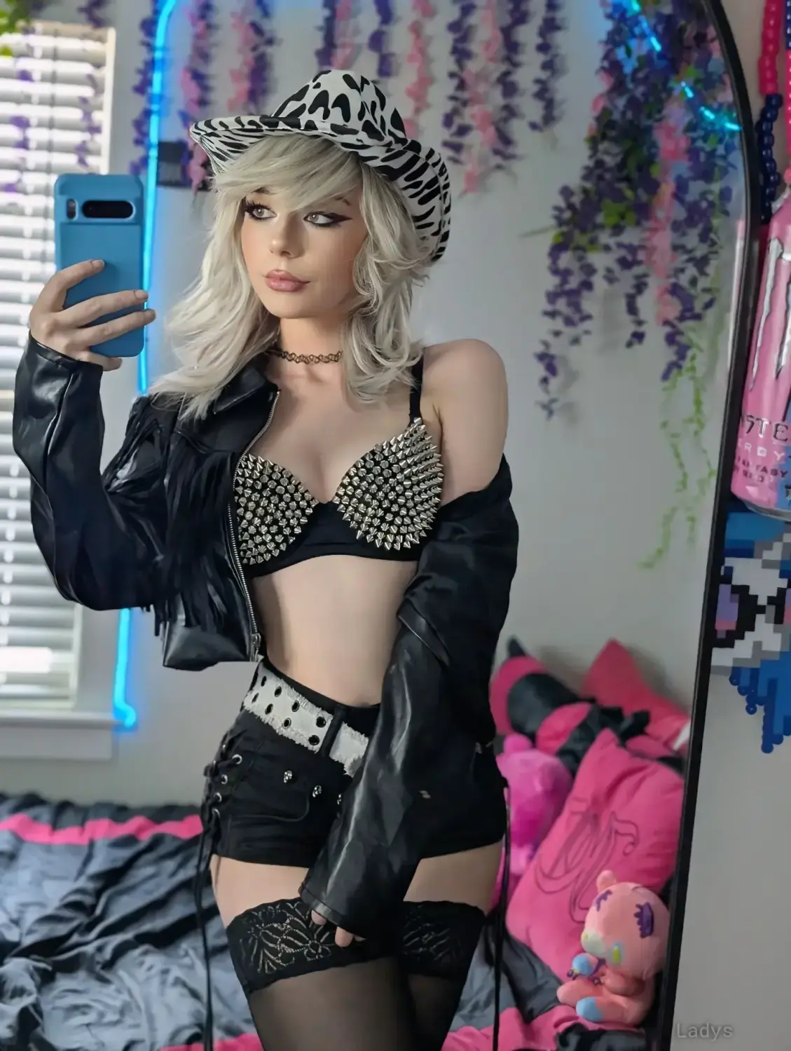 Violet Evangeline, 22 years european escort girl, height 159 sm, Weight 51 kg, skipthegames Detroit