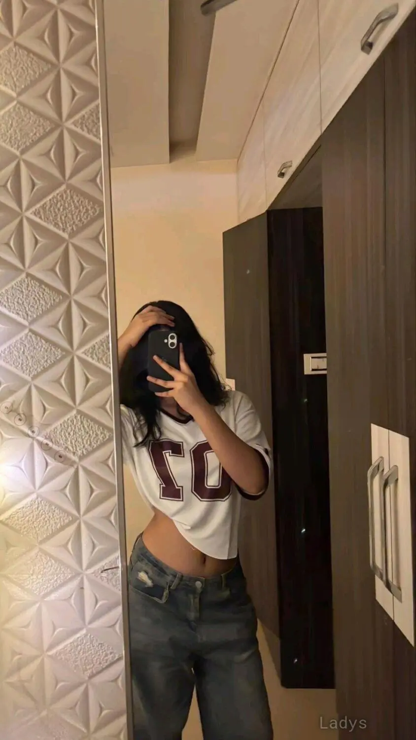 Annu GFE Escort in Dubai, 21 years latina escorts girl, height 158 sm, Weight 55 kg, listcrawler Dubai