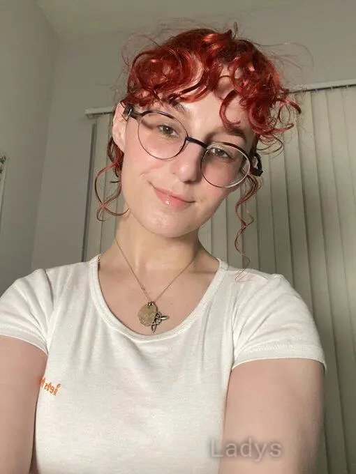 Karlee, 29 years european escort girl, height 160 sm, Weight 40 kg, skipthegames Freiburg im Breisgau