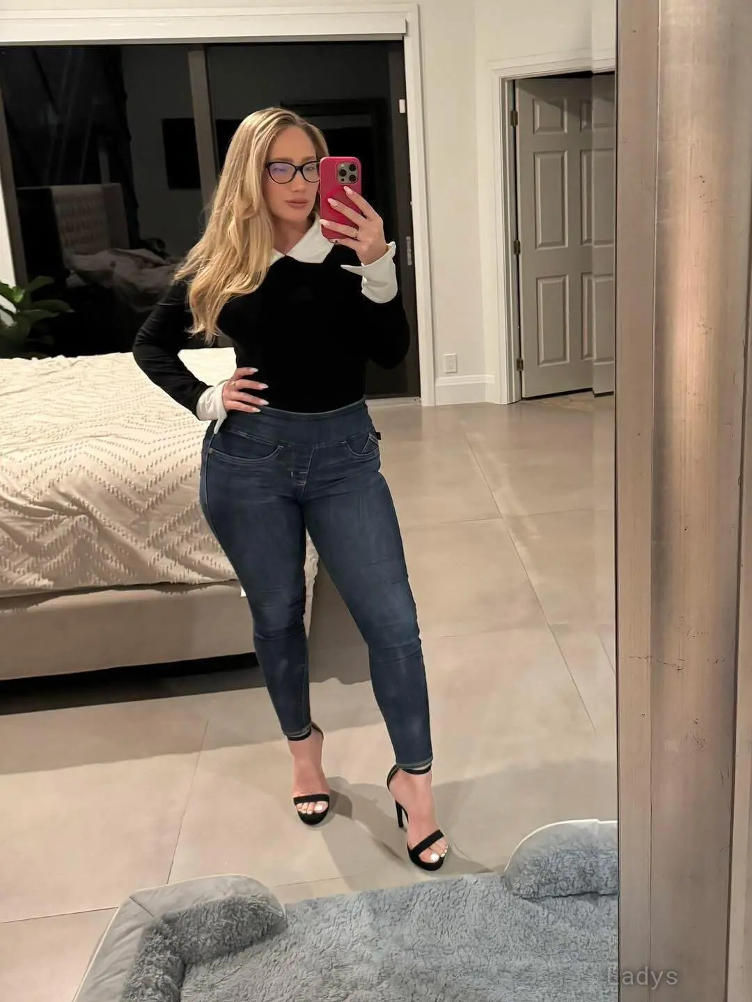 I’m Crystal Moore, wet and horny hmu, 29 years european escort girl, height 165 sm, Weight 69 kg, skipthegames Honolulu