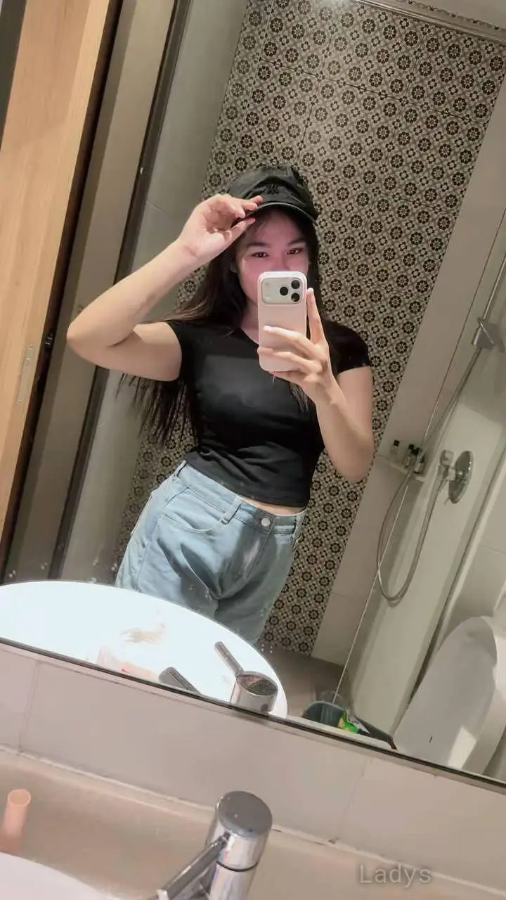 Dinda, 24 years european escort girl, height 160 sm, Weight  kg, skipthegames Johor Bahru