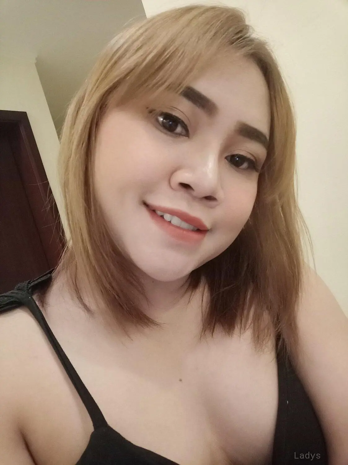 Iphone, 26 years european escort girl, height 160 sm, Weight  kg, skipthegames Manama