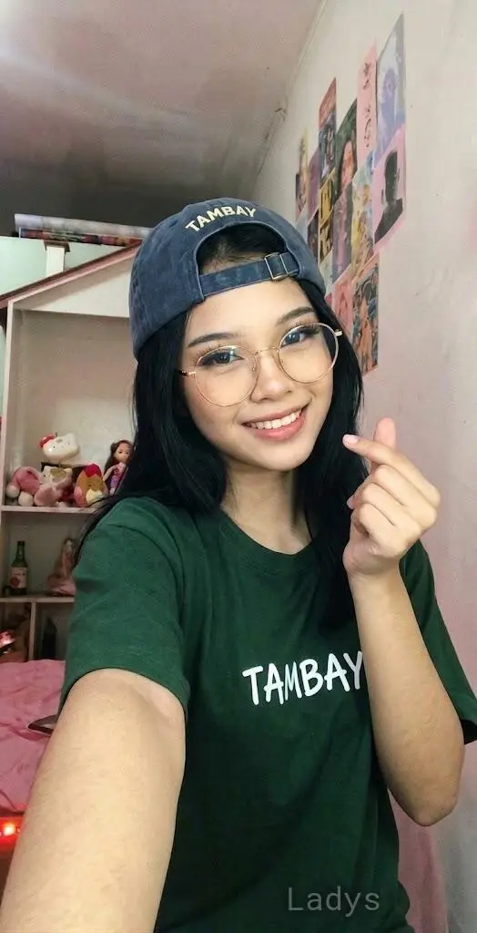 Lori, 23 years european escort girl, height 154 sm, Weight 47 kg, skipthegames Manila