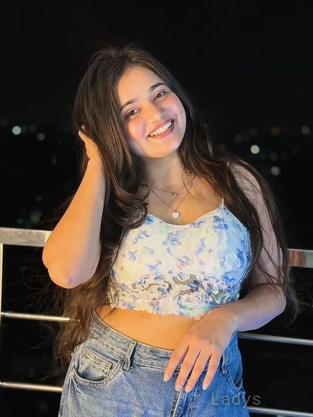 Lisa, 22 years european escort girl, height 154 sm, Weight kg, skipthegames Noida