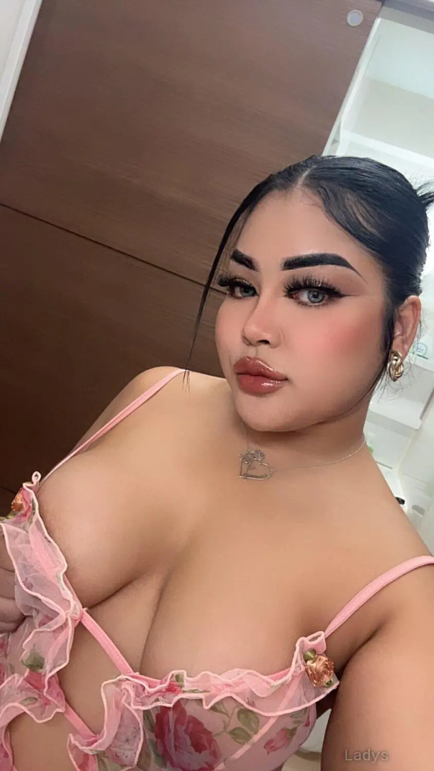 Gloria, 24 years european escort girl, height 154 sm, Weight  kg, skipthegames Phuket