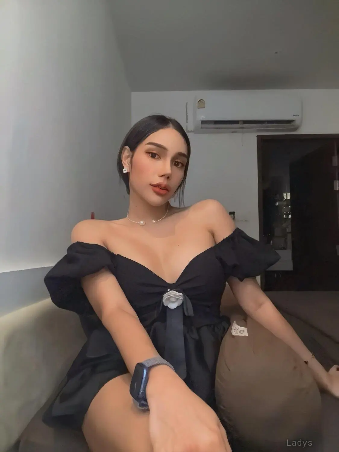 MIMI, 26 years european escort girl, height 160 sm, Weight  kg, skipthegames Phuket