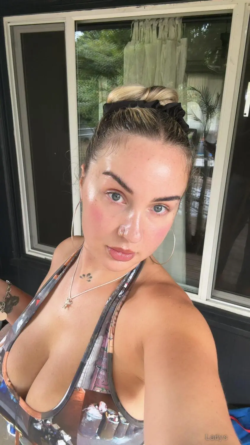 Clarabelle, 25 years european escort girl, height 164 sm, Weight 44 kg, skipthegames Seattle