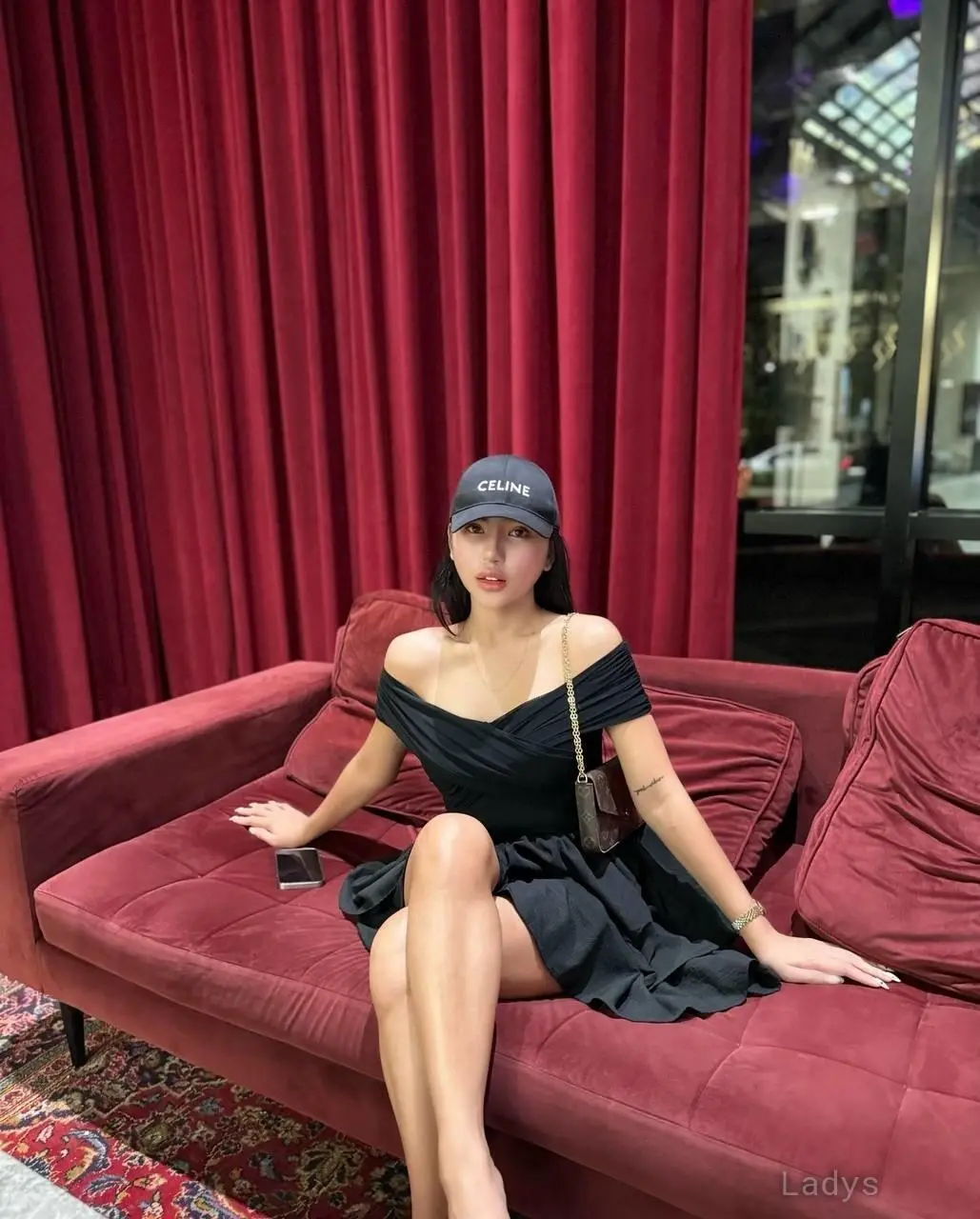 Eva, 22 years european escort girl, height 156 sm, Weight  kg, skipthegames Taipei