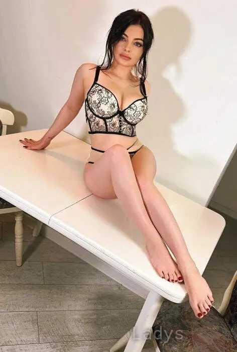 Angelina, 23 years beautiful nude Skopje escorts girl, height 165 sm, Weight 55 kg