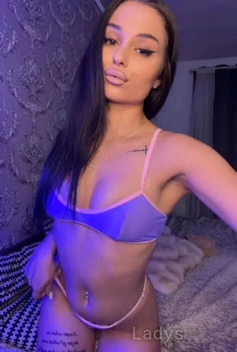 Olivia, 21 years beautiful nude Skopje escorts girl, height 170 sm, Weight 51 kg