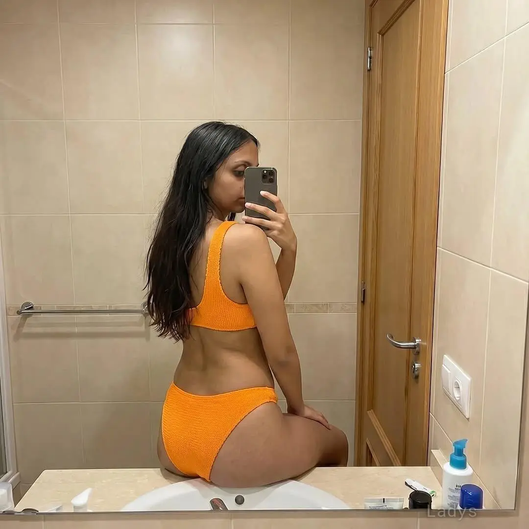 Binsa, 25 years old Sohar escort girl with big tits, height 172 sm, Weight  kg