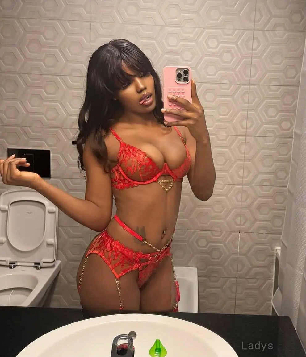Olivia, 23 years old Sohar escort girl with big tits, height 150 sm, Weight kg
