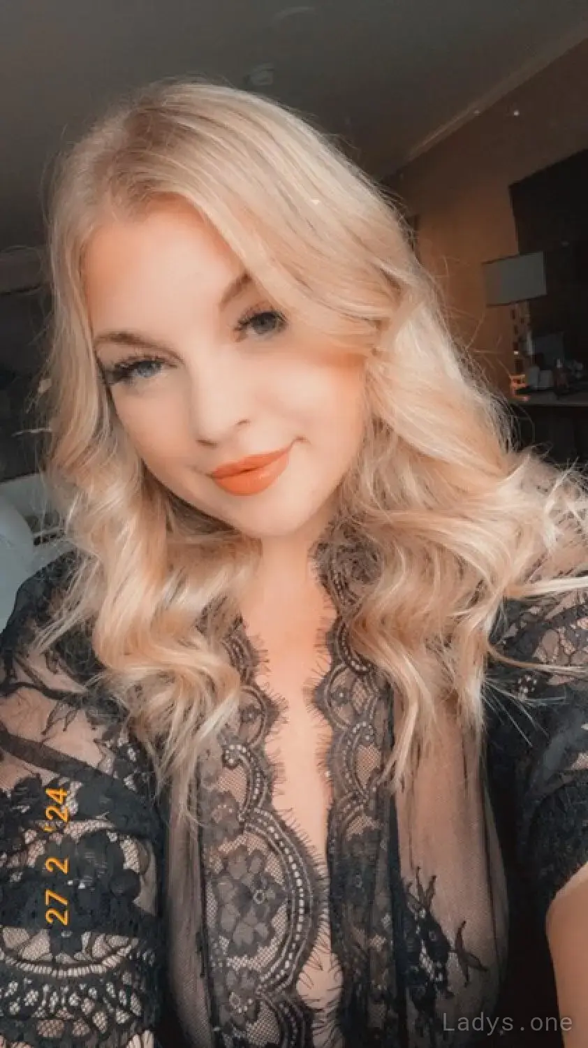 Lil Baby Chelsea, 27 years beautiful nude South Bay escorts girl, height 171 sm, Weight 68 kg