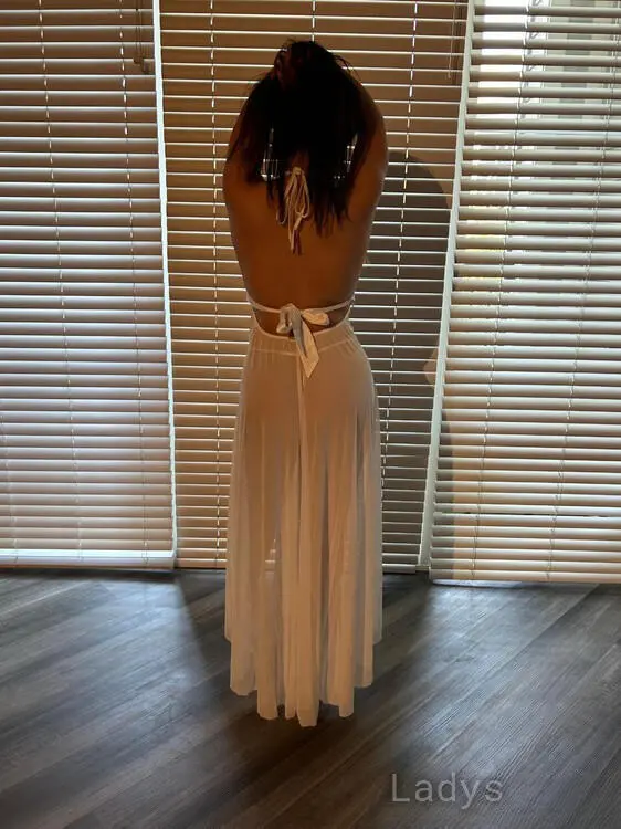 Petite Filipina Treat, 30 years beautiful nude South Bay escorts girl, height 144 sm, Weight 53 kg