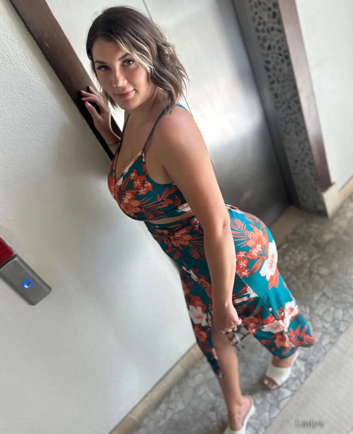 La Hot, 30 years beautiful nude Staten Island escorts girl, height 177 sm, Weight 48 kg