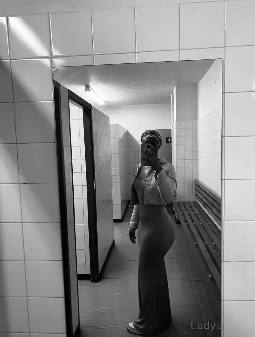 Debby, 26 years old Stockholm escort girl with big tits, height 140 sm, Weight kg