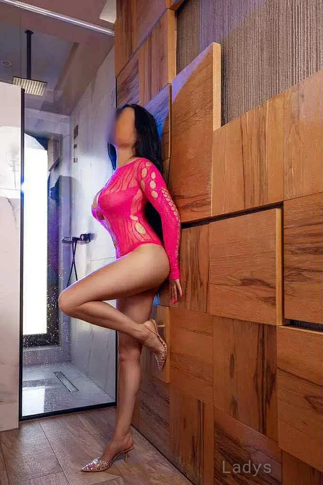 Karina, 30 years beautiful nude Stockholm escorts girl, height 160 sm, Weight 50 kg