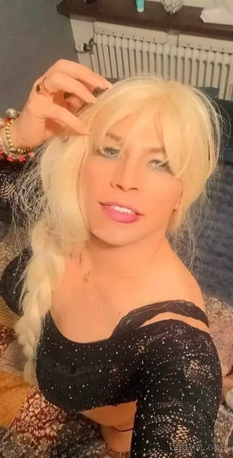 Lindy ts, 25 years beautiful nude Stockholm escorts girl, height 169 sm, Weight 70 kg