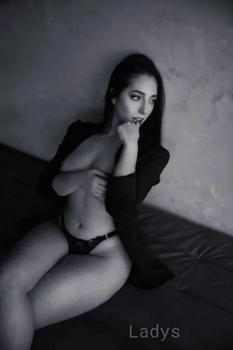 Natasha, 23 years beautiful nude Stockholm escorts girl, height 170 sm, Weight 65 kg