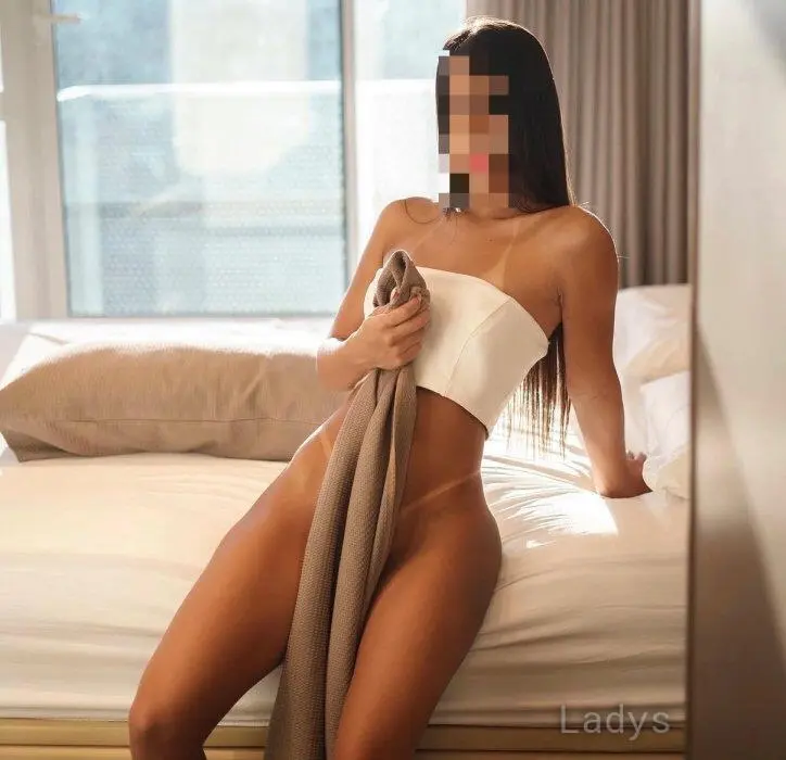 Yara, 24 years beautiful nude Stockholm escorts girl, height 153 sm, Weight 50 kg