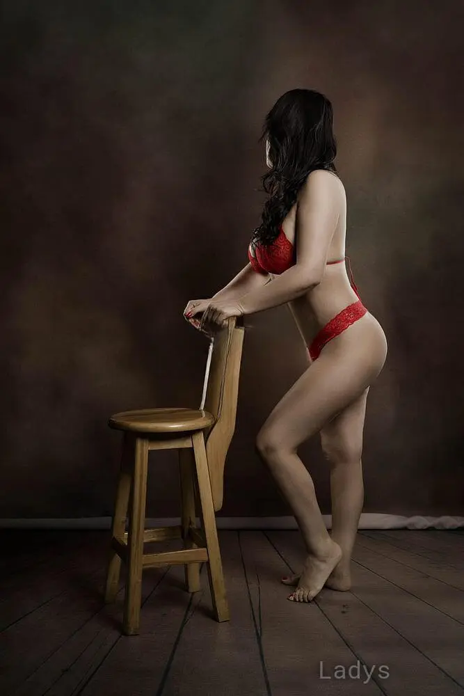 Zully, 32 years beautiful nude Stockholm escorts girl, height 165 sm, Weight 60 kg