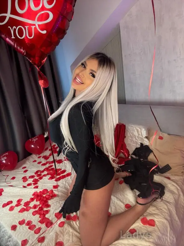 Charlotte, 23 years beautiful nude Strasbourg escorts girl, height 168 sm, Weight 50 kg