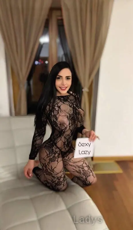 Jade, 29 years beautiful nude Strasbourg escorts girl, height 165 sm, Weight 65 kg