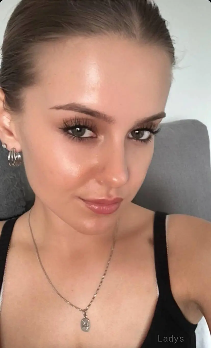 Michael, 24 years beautiful nude Strasbourg escorts girl, height 172 sm, Weight 53 kg