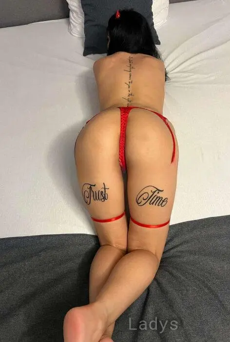Maya, 25 years beautiful nude Stuttgart escorts girl, height 163 sm, Weight 53 kg