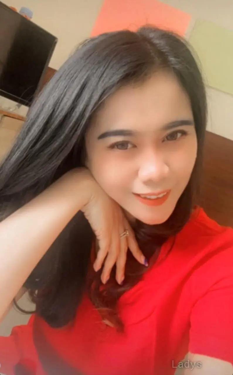 Saras, 23 years old Surabaya escort girl with big tits, height 166 sm, Weight kg