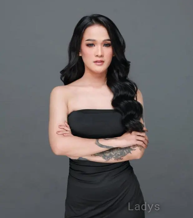 Aurelia, 24 years beautiful nude Surabaya escorts girl, height 168 sm, Weight 49 kg