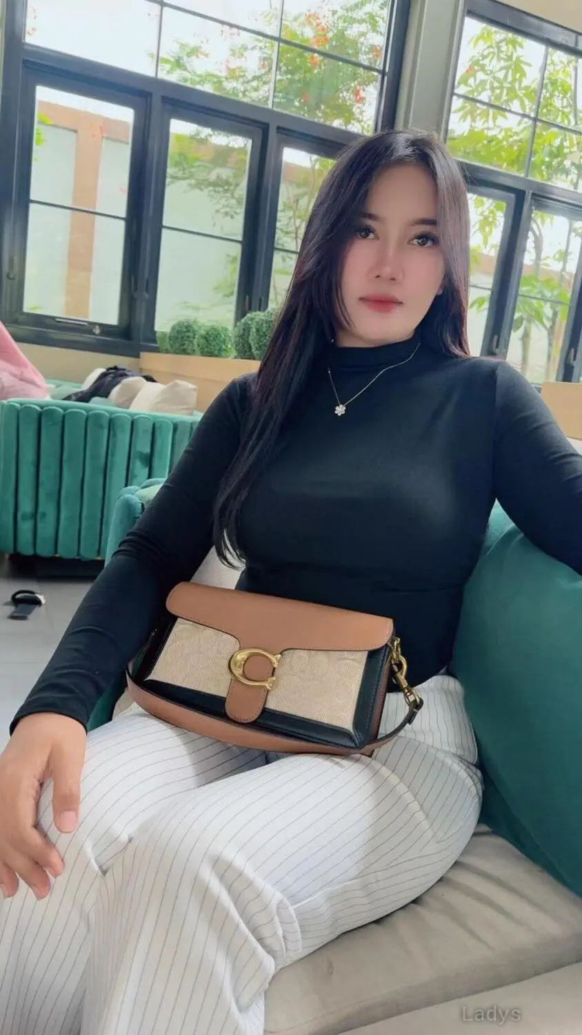 Kania, 27 years beautiful nude Surabaya escorts girl, height 167 sm, Weight kg