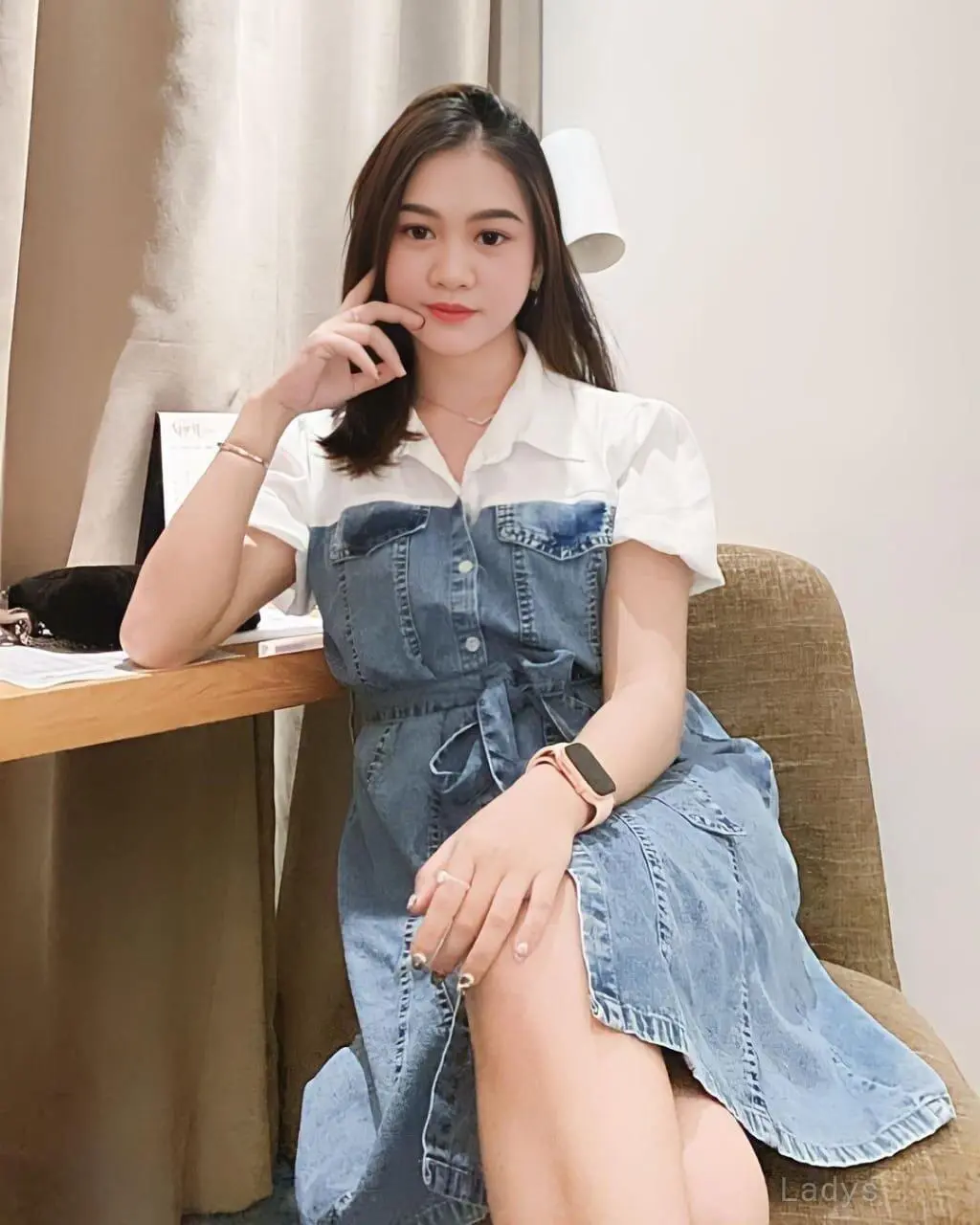 Maria, 20 years beautiful nude Surabaya escorts girl, height 168 sm, Weight  kg