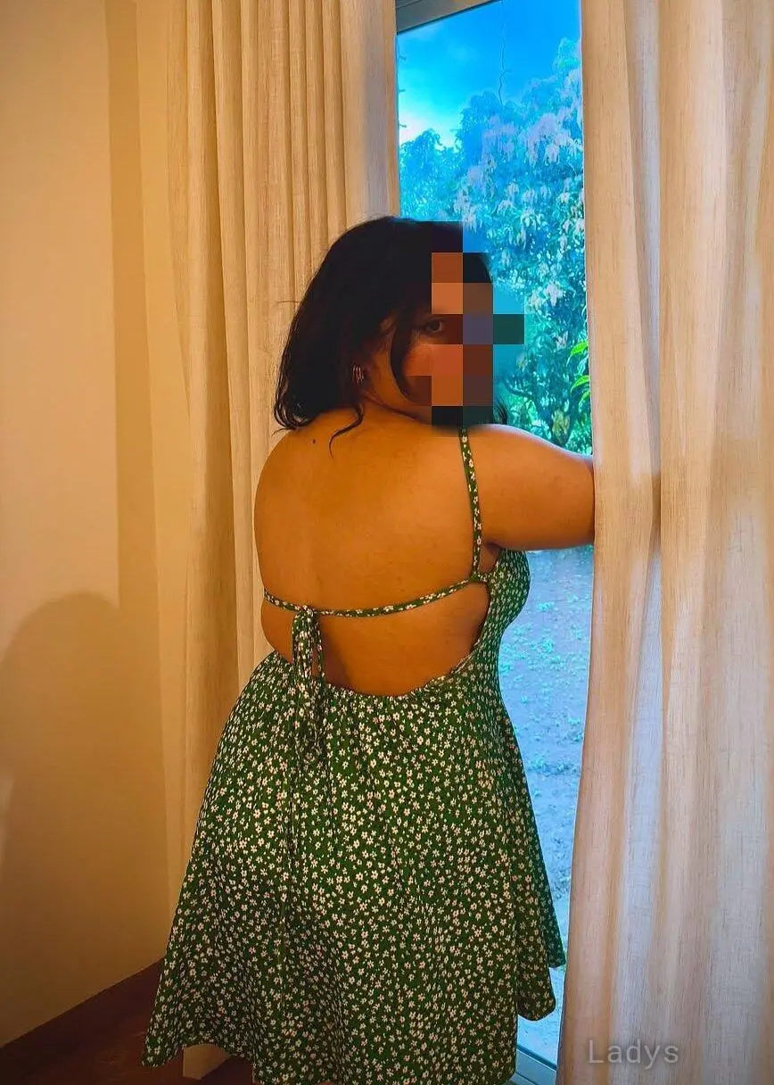 Alice, 29 years old Surat escort girl with big tits, height 166 sm, Weight kg