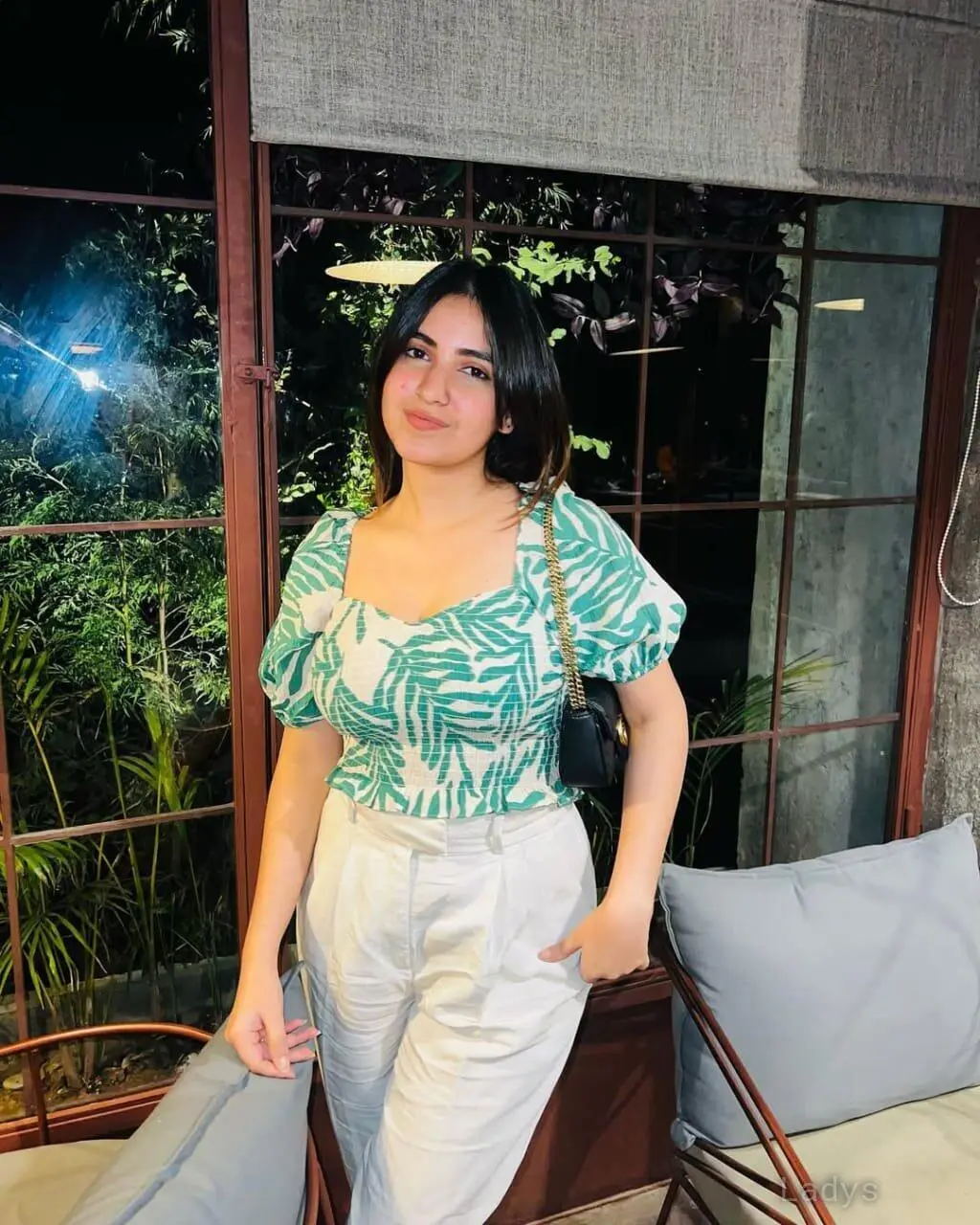 Bhumika, 22 years old Surat escort girl with big tits, height 153 sm, Weight  kg
