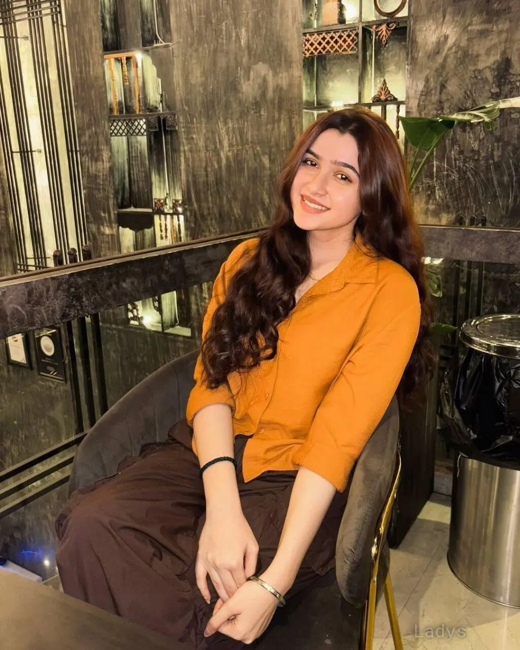 Divya Gupta, 20 years old Surat escort girl with big tits, height 154 sm, Weight  kg