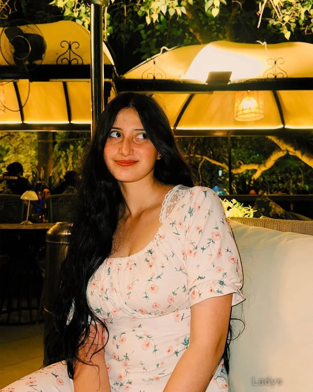 Himani, 23 years old Surat escort girl with big tits, height 153 sm, Weight kg