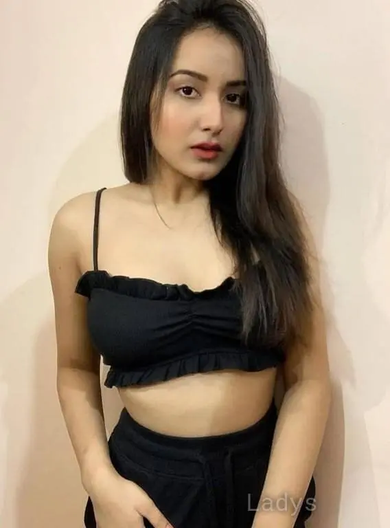 Madhu, 21 years old Surat escort girl with big tits, height 154 sm, Weight kg