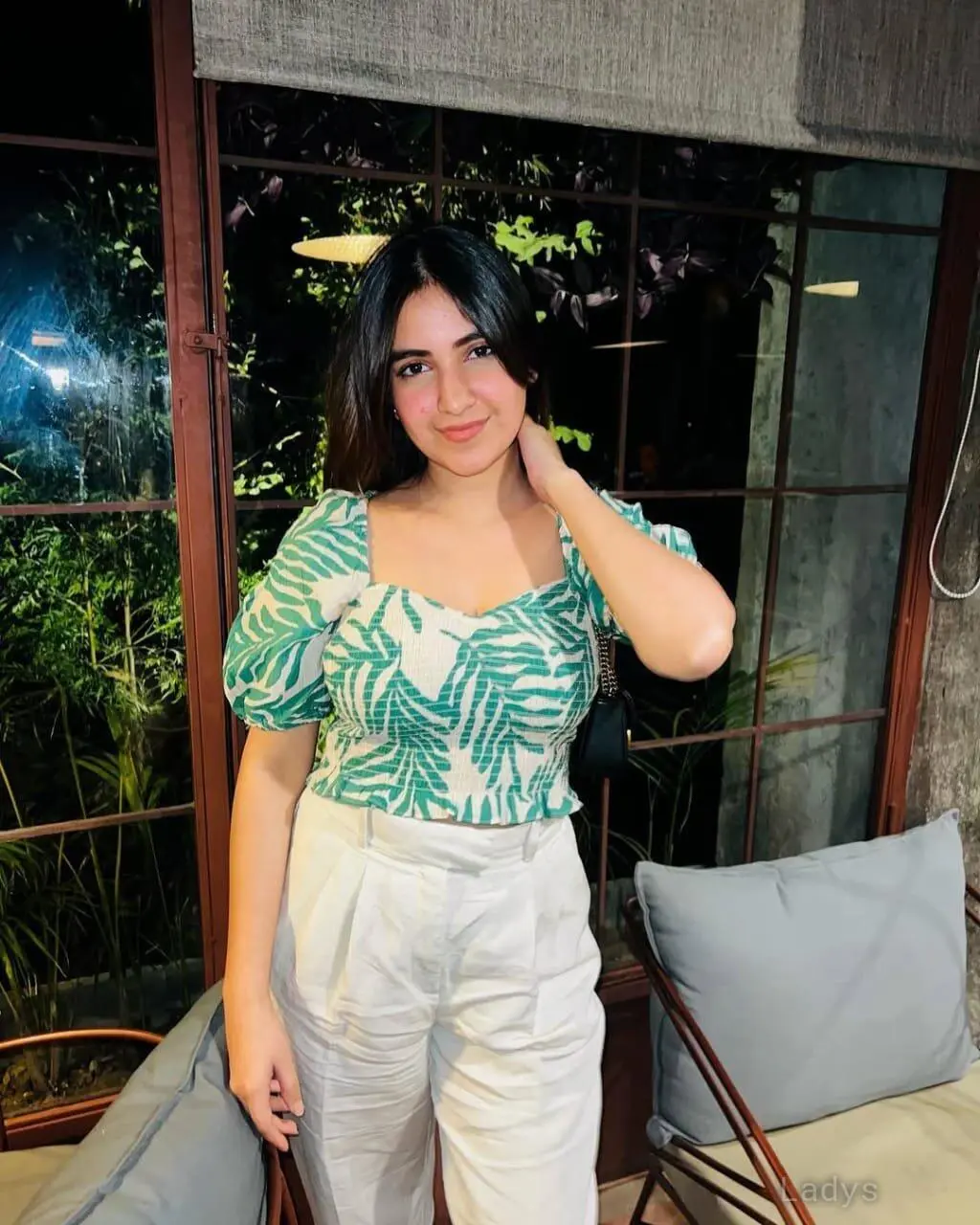 Shivani, 22 years old Surat escort girl with big tits, height 153 sm, Weight kg
