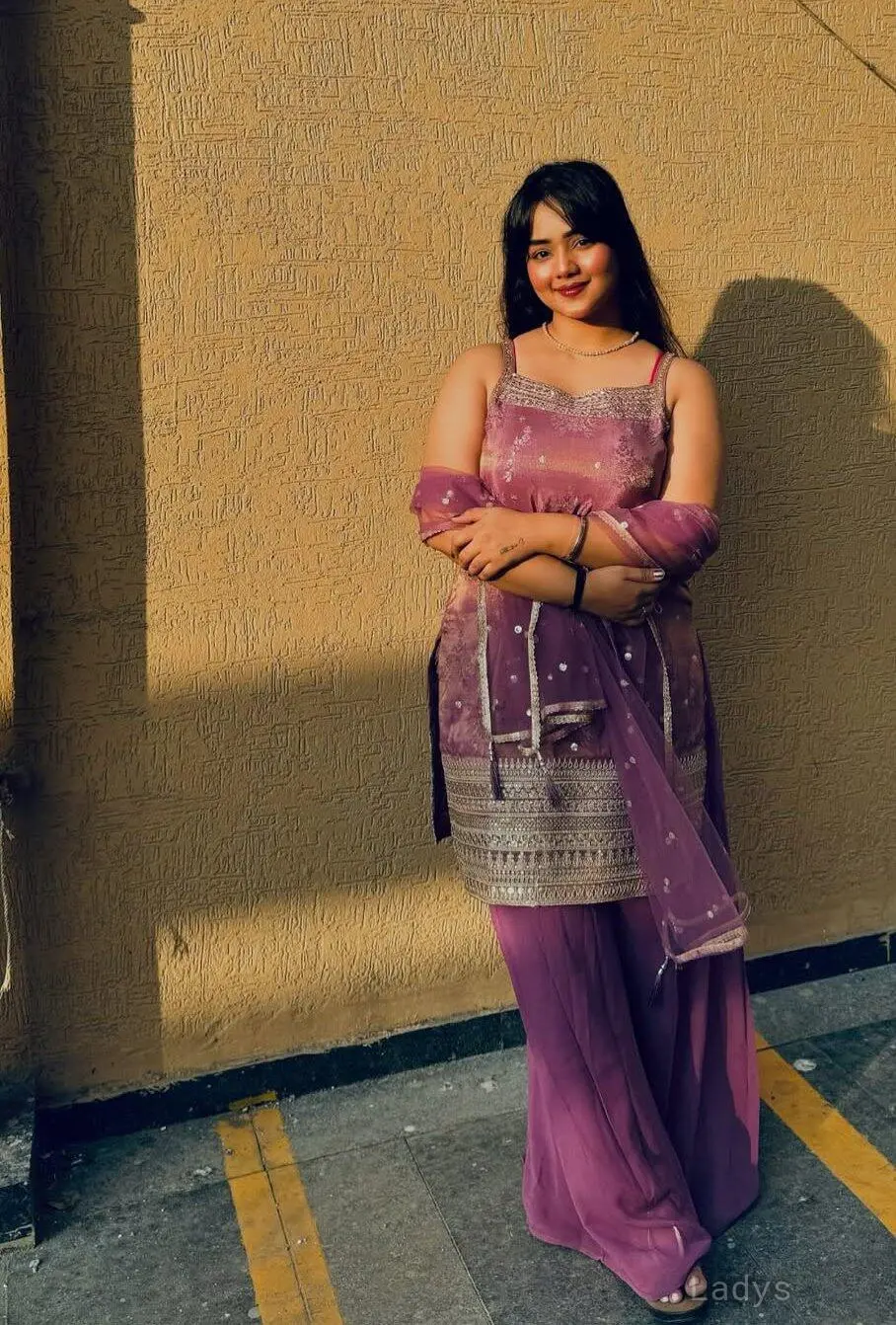 Anupama, 23 years beautiful nude Surat escorts girl, height 153 sm, Weight  kg