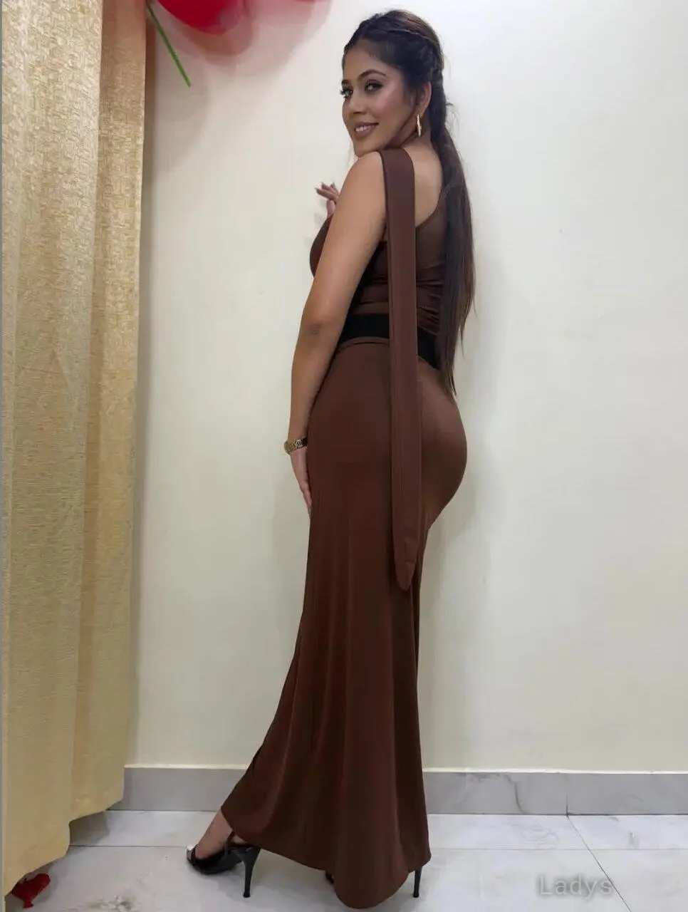 Anushka, 22 years beautiful nude Surat escorts girl, height 165 sm, Weight kg