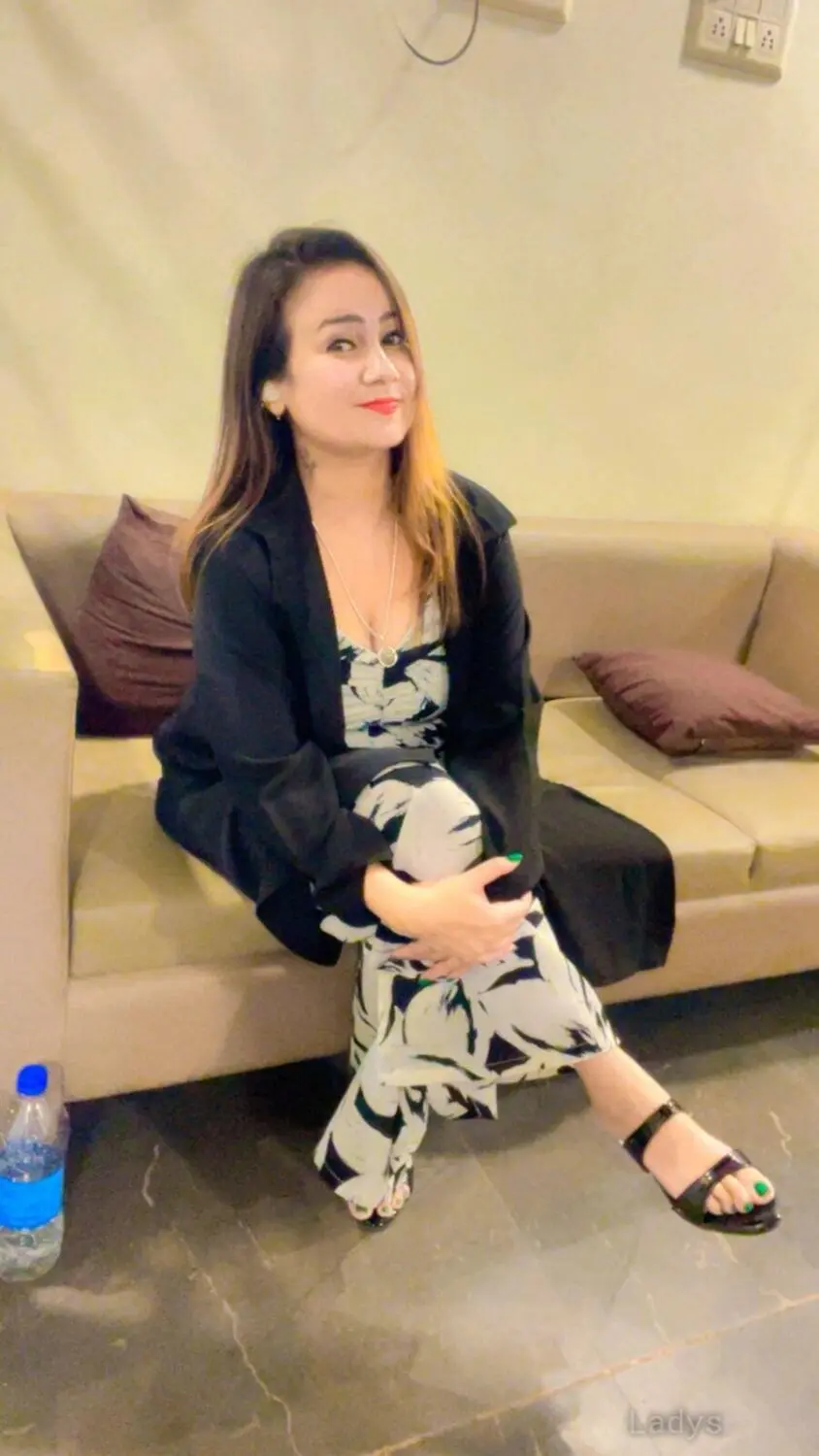 Daniela, 24 years beautiful nude Surat escorts girl, height 153 sm, Weight  kg