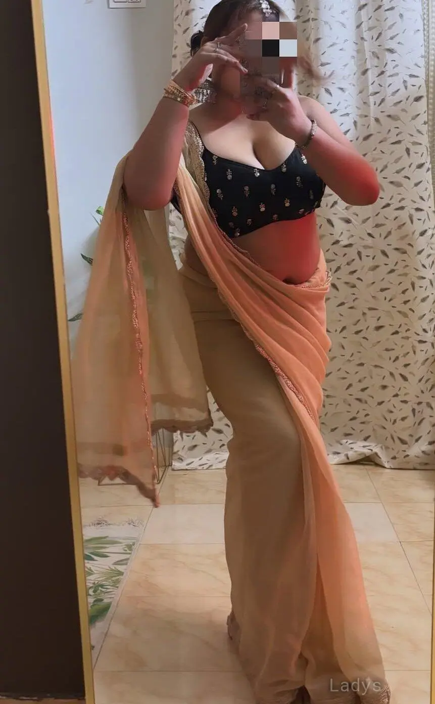 Janvi, 29 years beautiful nude Surat escorts girl, height 157 sm, Weight  kg