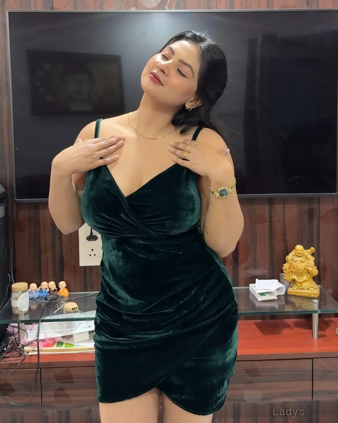 Joshi, 23 years beautiful nude Surat escorts girl, height 154 sm, Weight  kg
