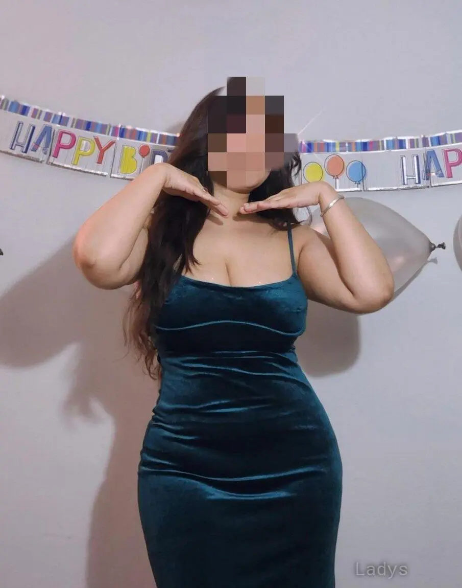 Lisa, 29 years beautiful nude Surat escorts girl, height 158 sm, Weight  kg