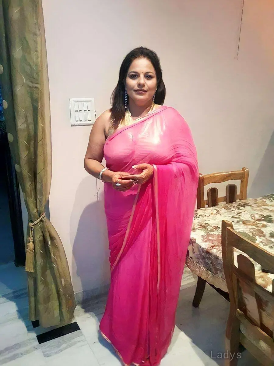 Manisha,  years beautiful nude Surat escorts girl, height  sm, Weight  kg